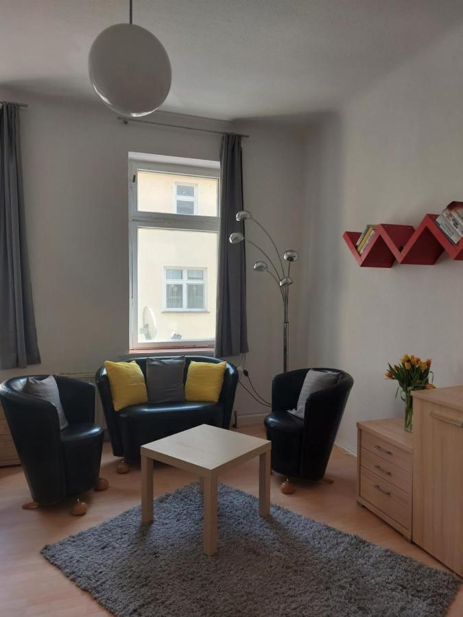 Schoene Zwei-Zimmer-Wohnung "W2" Mit 4 Einzelbetten Und Wlan In Zwenkau Bei Leipzig Im Neuseenland Ngoại thất bức ảnh