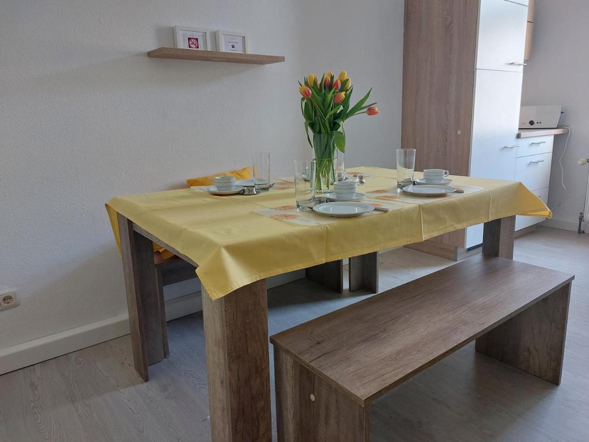 Schoene Zwei-Zimmer-Wohnung "W2" Mit 4 Einzelbetten Und Wlan In Zwenkau Bei Leipzig Im Neuseenland Ngoại thất bức ảnh