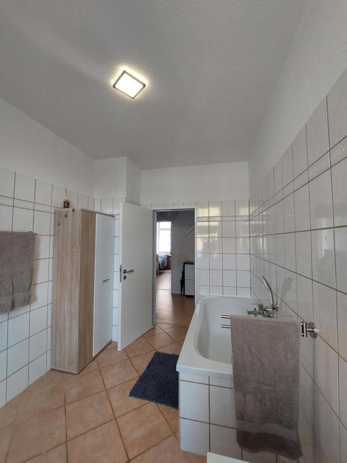 Schoene Zwei-Zimmer-Wohnung "W2" Mit 4 Einzelbetten Und Wlan In Zwenkau Bei Leipzig Im Neuseenland Ngoại thất bức ảnh