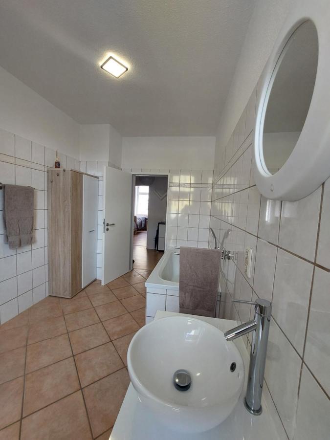 Schoene Zwei-Zimmer-Wohnung "W2" Mit 4 Einzelbetten Und Wlan In Zwenkau Bei Leipzig Im Neuseenland Ngoại thất bức ảnh