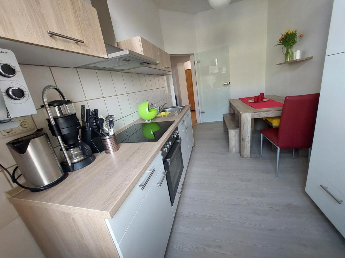 Schoene Zwei-Zimmer-Wohnung "W2" Mit 4 Einzelbetten Und Wlan In Zwenkau Bei Leipzig Im Neuseenland Ngoại thất bức ảnh
